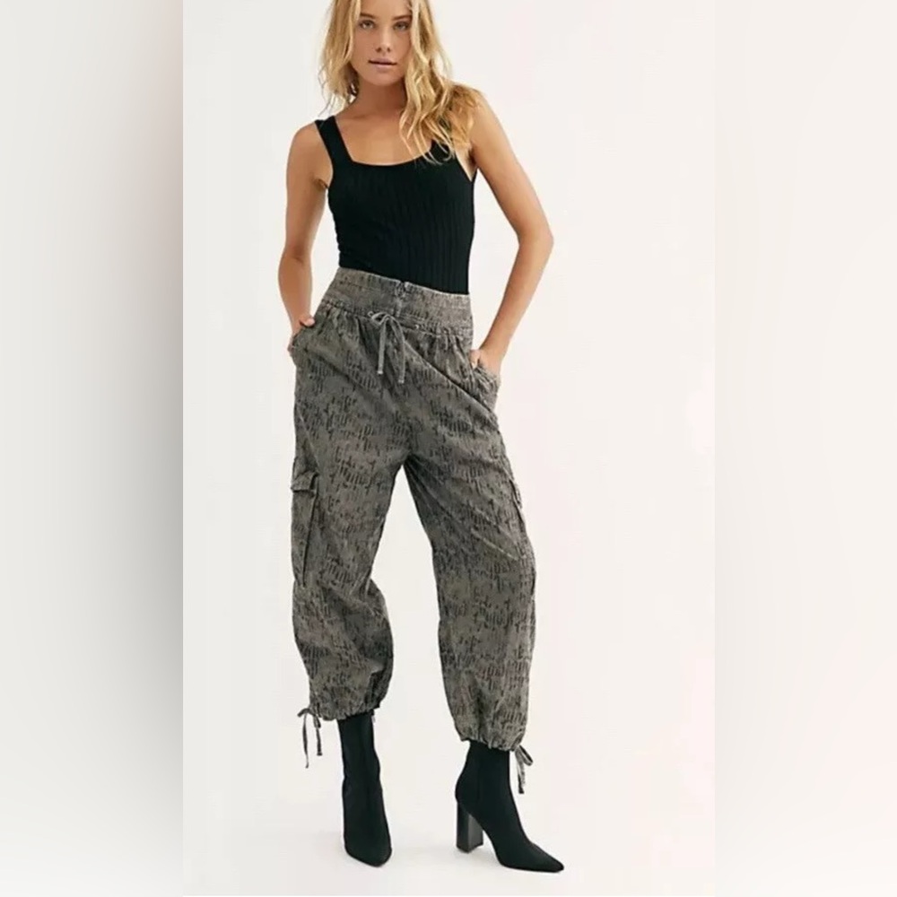 Free People Fly Away Printed Parachute Pants - 0